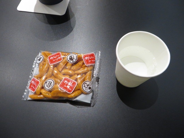 梅味柿の種と焼酎
