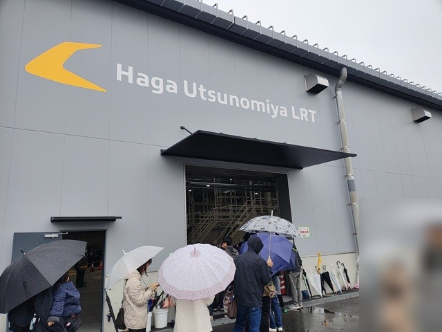 検修庫1階ピット下体験・行列3